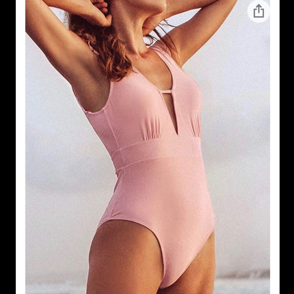 Cupshe Deep-V French Pink One-Piece Swimsu…